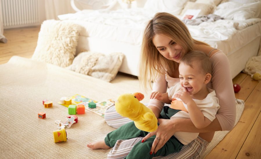 Кога е време да потърсите помощ: 7 сигнала, че имате нужда от детегледачка